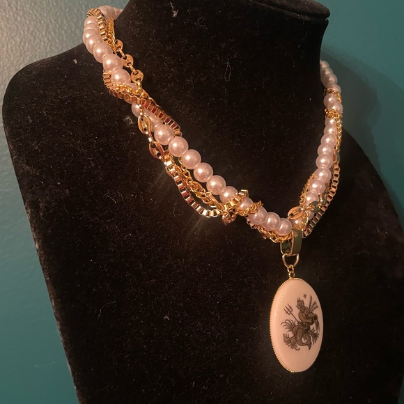 Pearl “neck mess” necklace - Picture 4 of 6